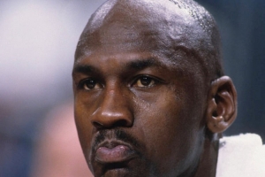 老佩顿：现在根本没几个队防守 乔丹放现在拿场均40+轻轻松松