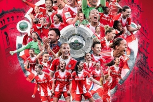 男女足均成功卫冕联赛！拜仁慕尼黑女足解锁女足德甲4连冠