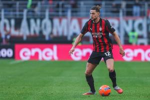 米兰2026年队内射手榜：拉比奥特5球领跑，莱奥4球第二