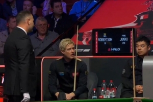 尼尔·罗伯逊将因算错分认输被罚250镑，还曾记错比赛地点、时间