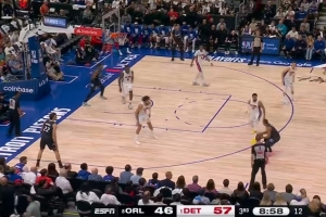 破荒！贝恩外线开火三分命中 魔术下半场打了3分钟终于得分