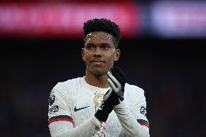 重大抉择！记者：埃斯特旺倾向保守治疗，若立即手术将错过世界杯