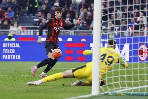 意天空：米兰全队今天休息，巴尔泰萨吉和希门尼斯去基地接受理疗