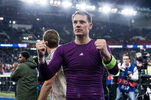 真要拿三冠王退役？诺伊尔：我现在不会宣布未来，但目前一切顺利