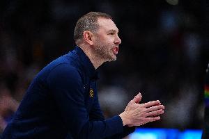 阿德尔曼谈惨败：球队必须打得更有身体对抗性 这是底线