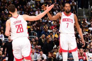 谁能先赢？今年季后赛仅剩火箭和太阳还没赢球！