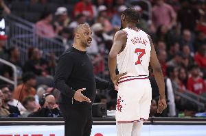 乌度卡：杜兰特第一要务是做出简单的传球 抓住简单的出手机会