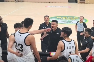 有趣的对决！广东与广州季后赛首轮遭遇 徐昕面对杜锋能否爆发？