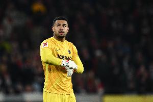 世体：马竞正密切关注弗赖堡门将阿图博卢，视其为奥布拉克接班人