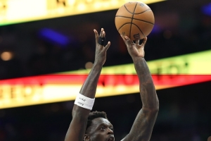 兰德尔15投6中&三分3中0 得到15分6板4助1帽