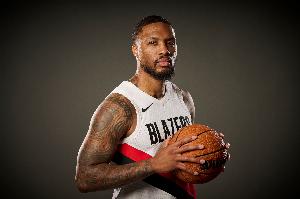 拓记：利拉德身边人士发消息告诉我 他季后赛不可能复出