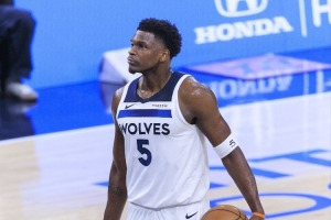 森林狼VS掘金G3！芬奇：爱德华兹今天预计会出战