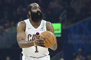 将功抵过！哈登抛投得手后三分也有 帮助骑士苦苦支撑