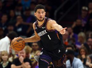 NBA官方：布克因公开批评裁判被罚35000美元 并取消布克的技犯