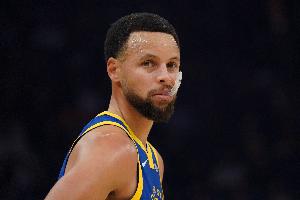 去年的今天：库里成为NBA季后赛历史第11位突破4000分的球员