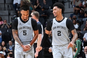 布鲁斯·鲍文：对卡斯尔和哈珀表现并不意外 年轻人们继续前进吧