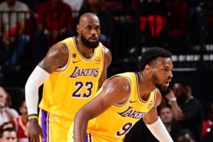 媒体人：喜欢或讨厌詹姆斯都正常 但你没办法否认他真的太厉害