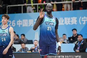 法尔场均2.2帽荣膺CBA常规赛盖帽王 徐昕场均1.8帽夺得本土盖帽王