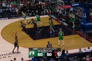 突然发力！保罗·乔治内外开花连得8分 率队迫近比分