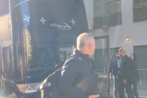 阿森纳球迷喊话瓜迪奥拉：让阿尔特塔赢得联赛吧，我恨你！