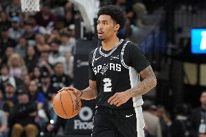 榜眼的价值！迪伦·哈珀接球不犹豫三分再中 马刺又反超比分！