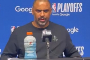 乌度卡谈被逆转：都是糟糕的失误！等犯规或者传给空位队友就行