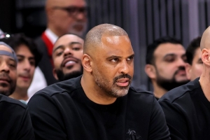 解说：火箭的战绩够跟老板交差了 现实来说乌度卡和斯通都动不了