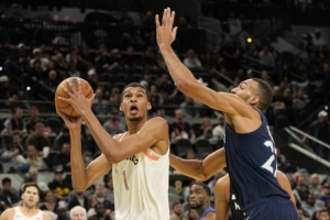 夏普：如今的内线球员仅戈贝尔和文班在防守 后者将5次拿DPOY