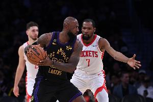 杨毅：沉退防库里&夹击詹姆斯 乌度卡的防守策略就像行为艺术