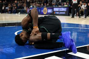 Shams：爱德华兹左膝骨挫伤&过度伸展将缺席数周！但韧带无损伤！