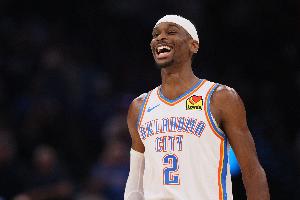 神之武器！SGA无解中投18中15轰新高42分+8助Carry全场！