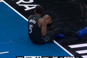 一场伤两个首发！官方：爱德华兹左膝受伤本场提前退赛