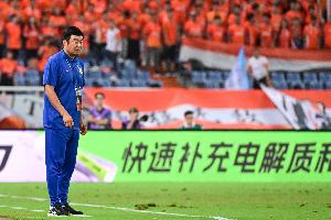 足球报：泰山从过程到结果双重崩盘，年轻化也对技战术打法有影响