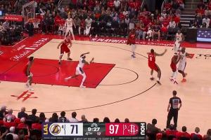 真的累了！詹姆斯第8个失误了 落后26分雷迪克还不让下啊！