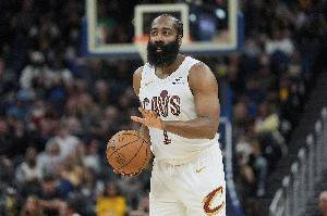 哈登：我们客场的两场均有机会拿下 篮球比赛有时就是心理战