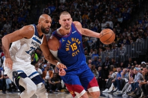 10胜6负！约基奇生涯前16次生死战 场均25.8分12.4板6.7助