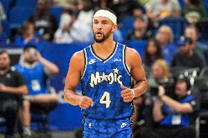 你这打得啥玩意？萨格斯首发35分钟 13中1&三分11中1 还有3失误