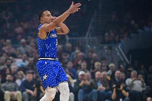 肌肉射手！贝恩18投7中&三分10中5得22分5板1助1断 得分全队最高