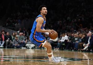 麦凯恩谈队内氛围：在这我可以做我自己 爱这里的每一个人