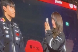 国内知名T1博主因互动不当行为被狂喷：您是上去玩游戏 不是去拍选手的