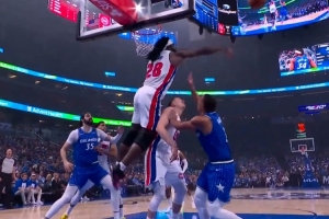 隔山打牛！斯图尔特奋力补防 再送贝恩遮天血帽