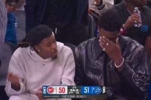 你们怎么看？贝恩三分轰进助魔术反超 镜头切给莫兰特和小贾伦