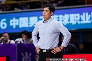媒体人：张庆鹏在带队无缘季后赛后 将离任北控主教练一职