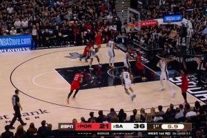 高炮台发威！罗威底角接球 空位三分洞穿篮心