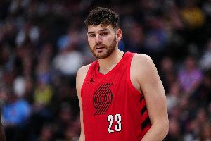 末节俩三分追分！克林根11中4拿到10分5板6助