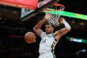 名记：魔术对本赛季的期望很高 在交易截止日前也对字母哥有意