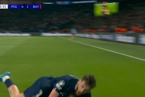 名场面！克瓦拉茨赫利亚双响后想激情滑跪，结果半路被卡摔翻在地