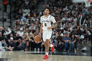 心态真稳！卡斯尔剩2秒传球 哈珀压哨三分一箭穿心