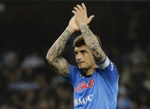 米体：那不勒斯队长迪洛伦佐本周末意甲复出，维尔加拉也有望复出