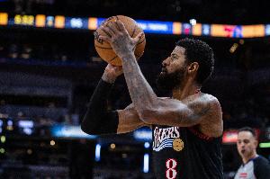 13中6得16分！纳斯：乔治是出色的防守者 球商很高意志坚定